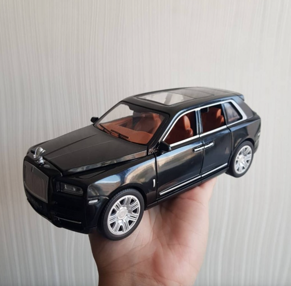 Rolls-Royce Cullinan Model Simulation Car – Diecast Collectible 🚘✨